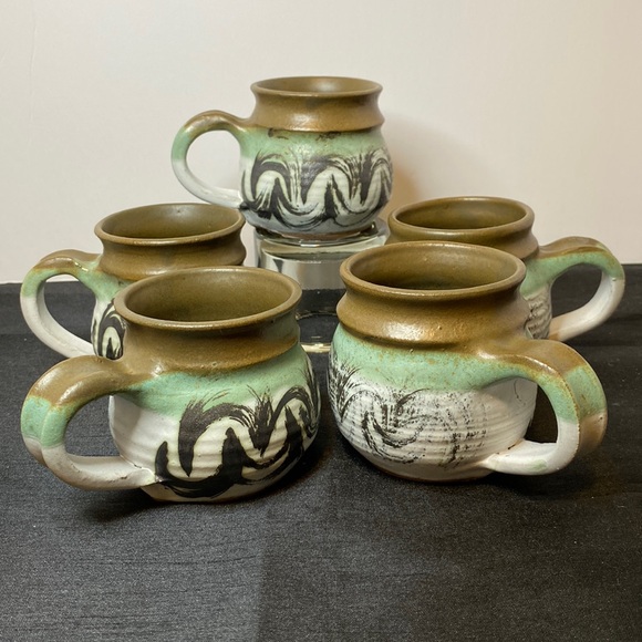 Set of 5 Artist Signed Pottery Mugs - Picture 1 of 7